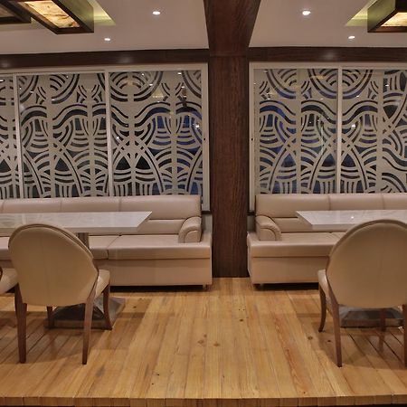 Hotel K P Pride Jalgaon ภายนอก รูปภาพ